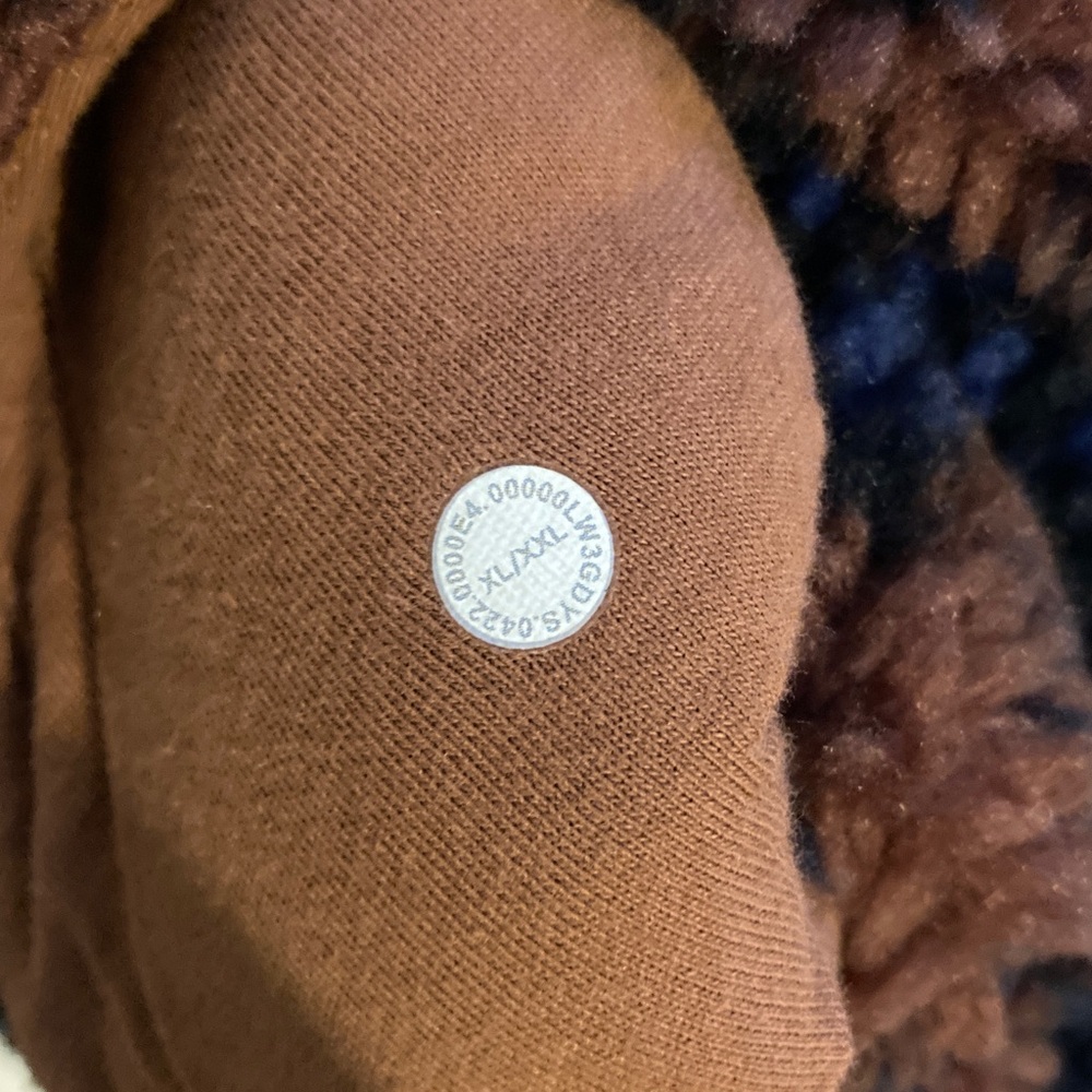 Lululemon Scuba Oversized Fleece Funnel Neck Jacket in Camo Copper Navy - Picture 13 of 13
